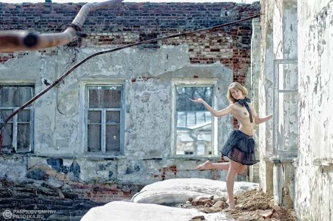 и не поэзия, а так - простое, в танце баловство, 