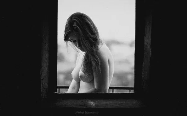 Mikhail Bessmertniy, Erotique