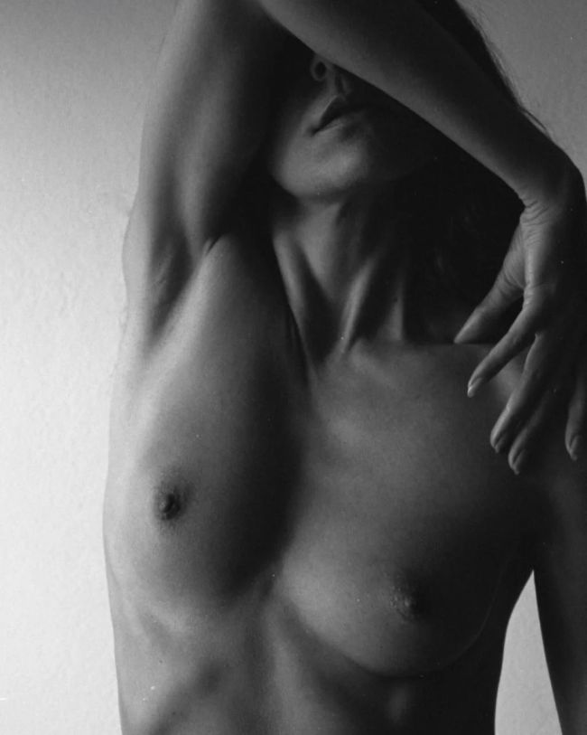 Model Linartica., Erotique