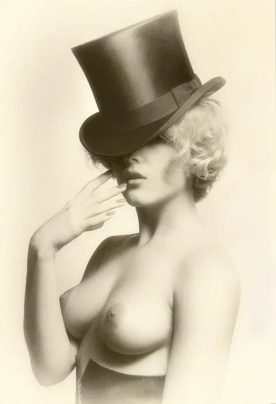 Ню, Черно белое