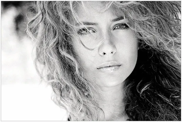 Ню #, Черно белое