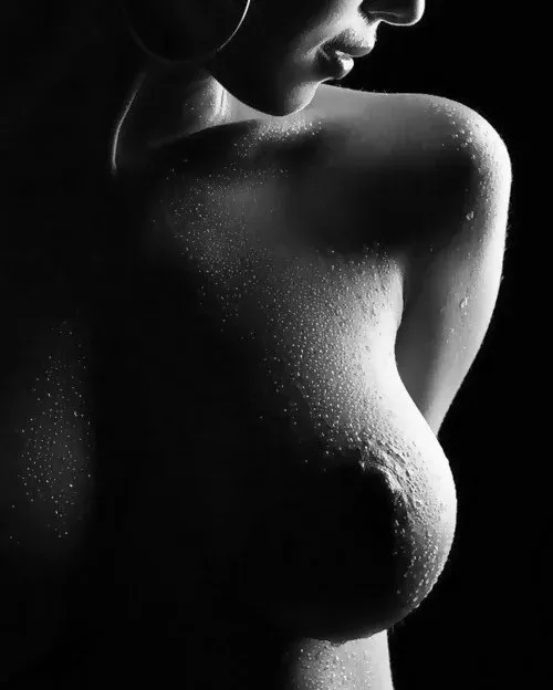 Ню, Черно белое