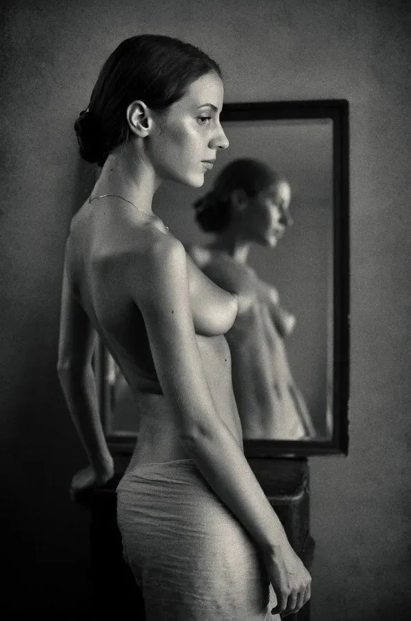 Ню #брюнетки#горячее#ЧерноБелое#глаза, Брюнетки