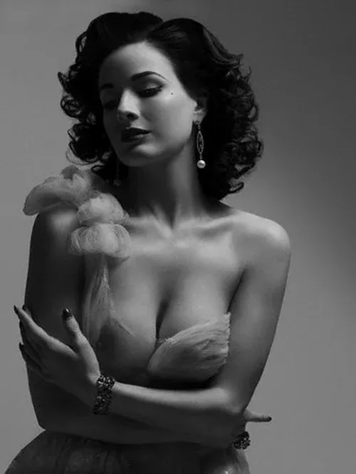 Ню #ЧерноБелое, Черно белое