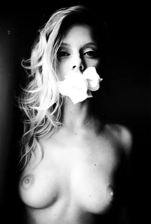 Ню #ЧерноБелое, Черно белое