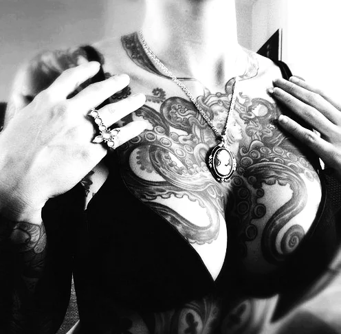 Ню ЧерноБелое большиесиськи, круглые, белье, белье Ню ЧерноБелое большиесиськи, круглые, белье, белье