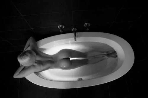 Ню #ЧерноБелое #идеальные #секси #попы #круглыепопы #горячее #яркая#горячее, горячее, идеальные, попы, секси, ЧерноБелое, яркая