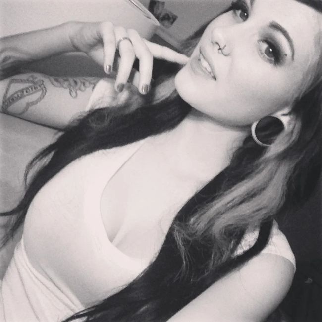 Ню ЧерноБелое маленькиесиськи, маленькиесиськи