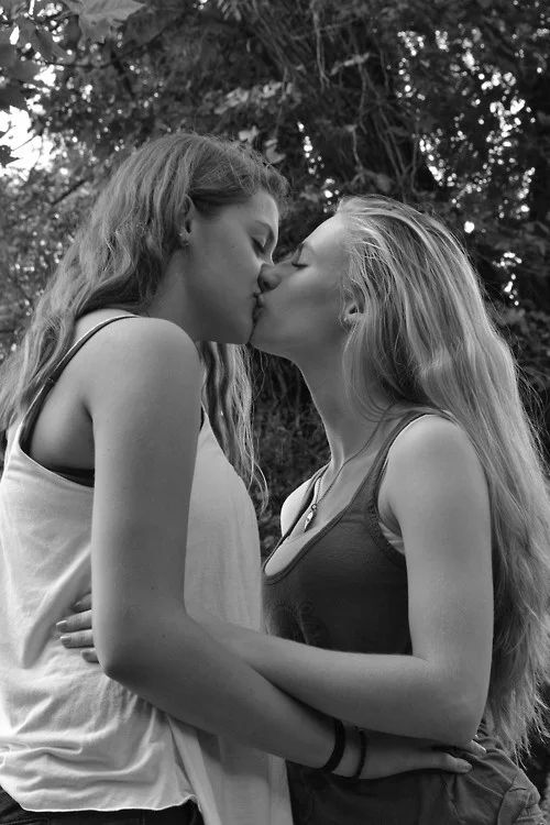 Ню #ЧерноБелое #поцелуй #лесбиянки, 