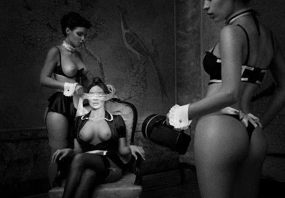 Ню #ЧерноБелое #сиськи, сиськи