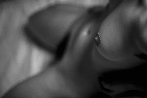 Ню #идеальные, Черно белое