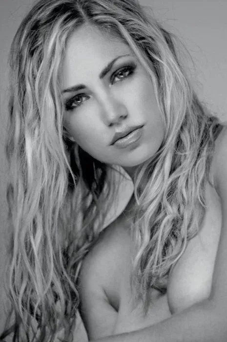 Ню #идеальные, Черно белое