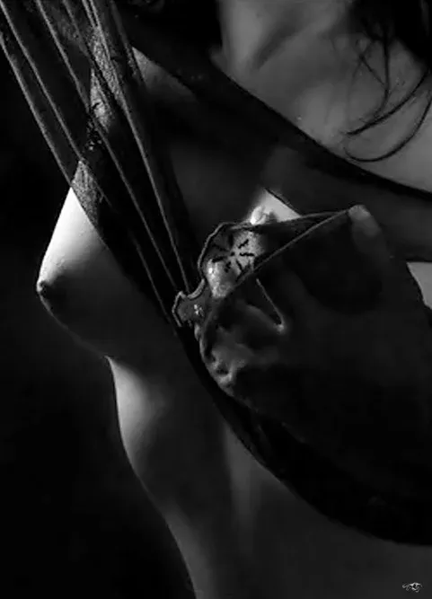 Ню #идеальные, Черно белое