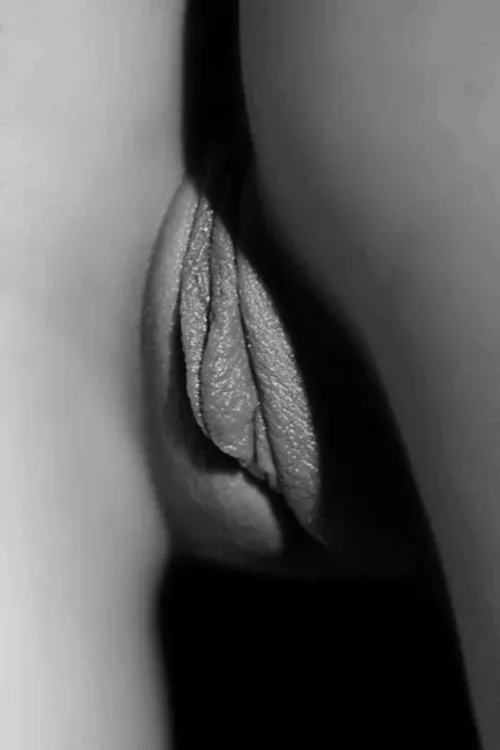 Ню #идеальные, Черно белое