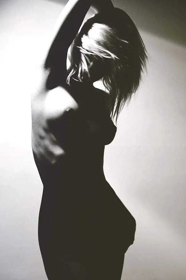 Ню #идеальные, Черно белое