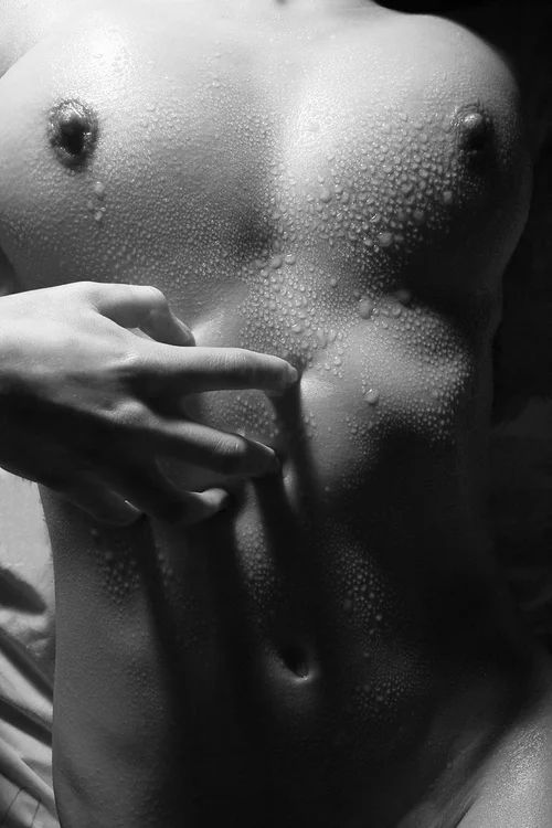 Ню #мокрая#ЧерноБелое #соски #сиськи #грудь #сиськи #секси#яркая#идеальные, грудь, мокрая, сиськи, соски