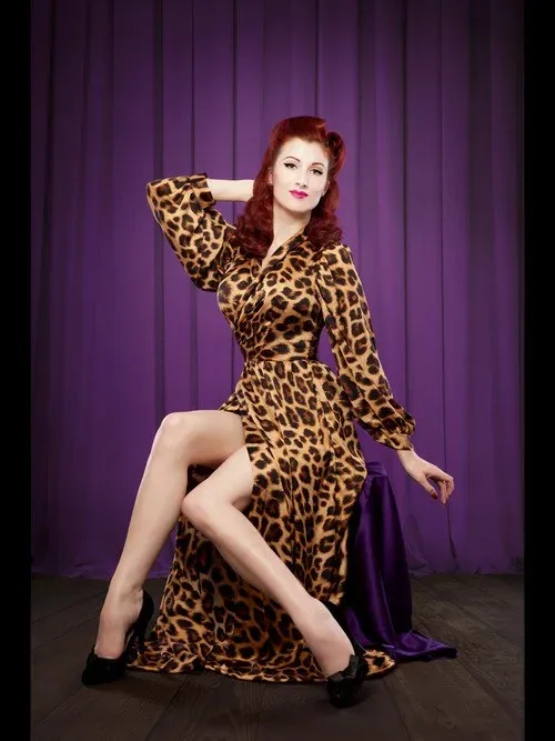 Ню Purrrrrfect .... ноги, секси , яркая ........., 