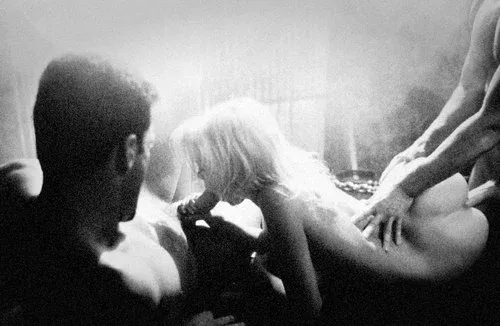 Ню #трое #большиехуй #блондинки, Черно белое, хуй