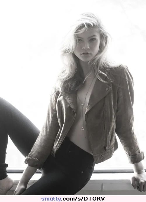 Ню #яркая #блондинки #горячее #секси #секси #ЧерноБелое #ложбинка, Блондинки