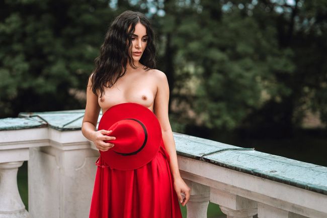 Ph: Alex Tsarfin. Md: Diana D., 