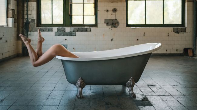 Ph: Alex Tsarfin. Md: Margarita Z., 