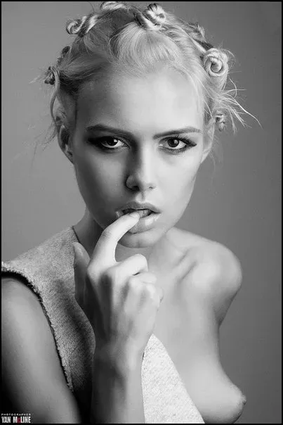 Photographer Yan McLine, Erotique