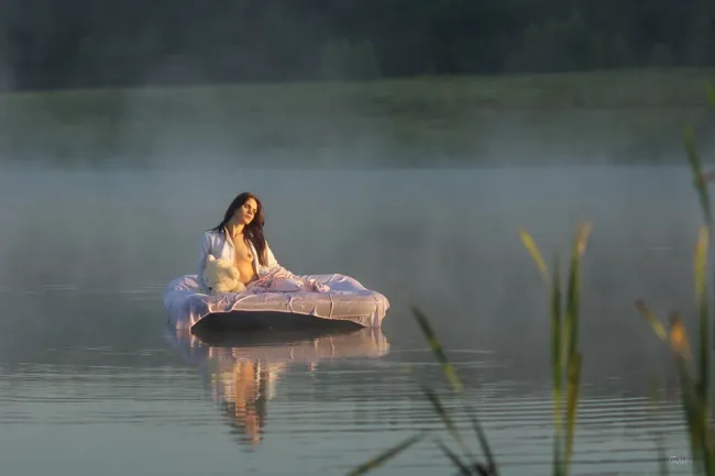 С первым лучом солнца, 