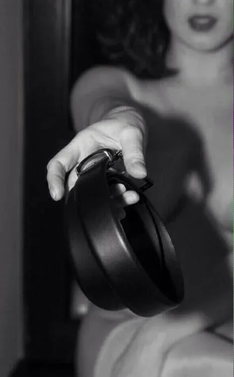 Время порки, Сабмиссив, порка