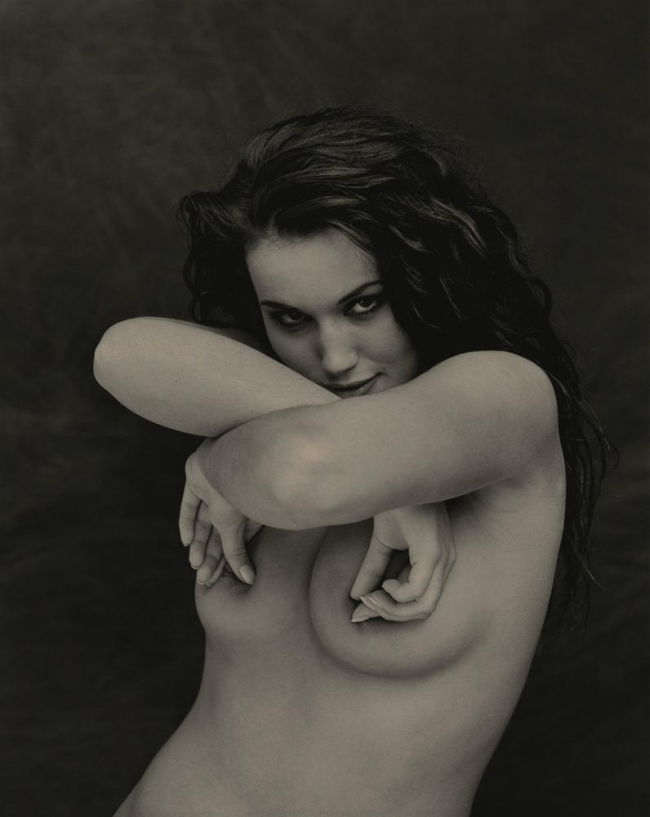 Закрутила, грудь