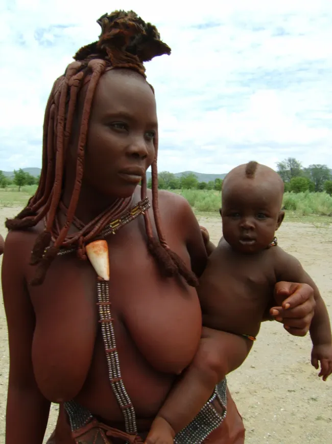 Женщина Химба с ребёнком, 