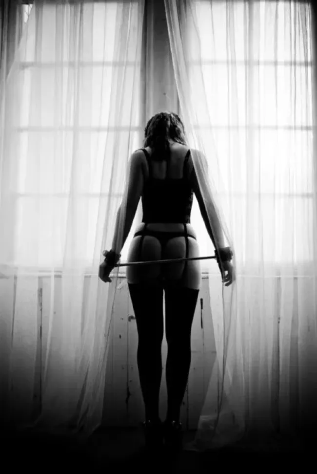 Ню, Черно белое