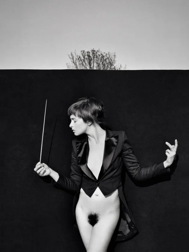 Ню, Черно белое