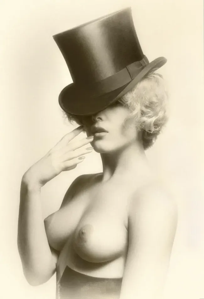 Ню, Черно белое