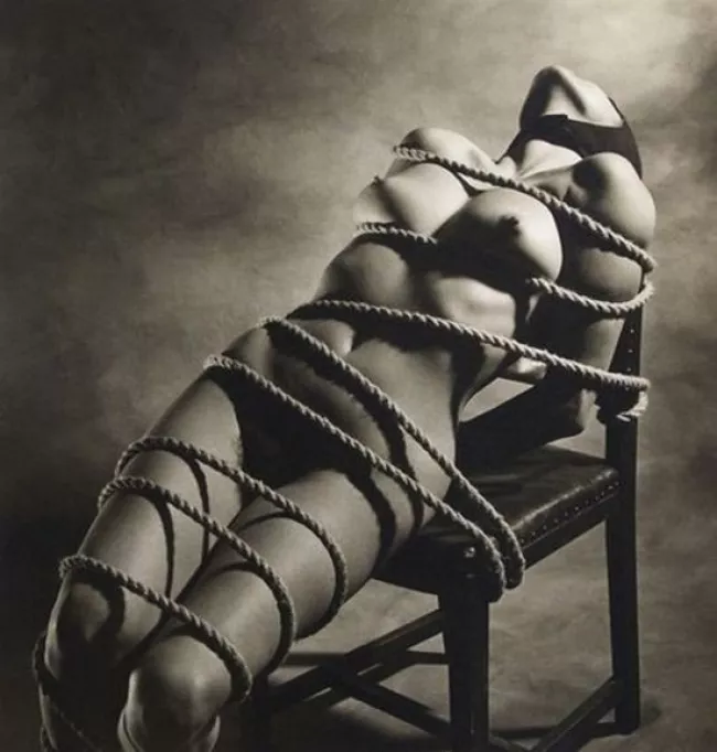 Ню : #БДСМ #ЧерноБелое #сиськи #сиськи, бдсм, сиськи, связывание