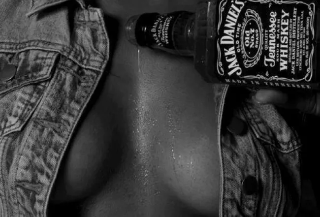 Ню #ЧерноБелое, JackDaniels