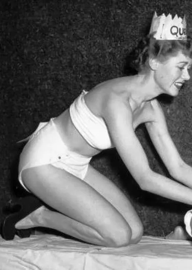 Ню :
#ЧерноБелое, Черно белое