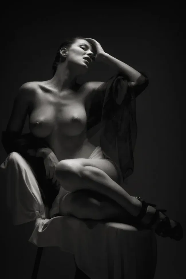 Ню #ЧерноБелое #идеальные грудь, грудь