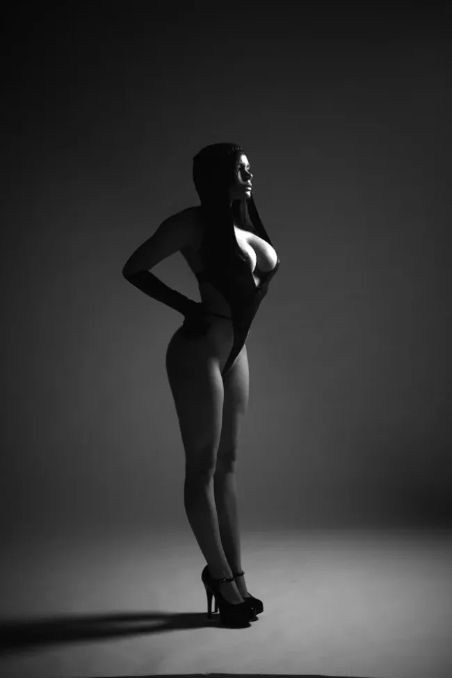 Ню #ЧерноБелое #ложбинка #ноги, Черно белое Ню #ЧерноБелое #ложбинка #ноги, Черно белое