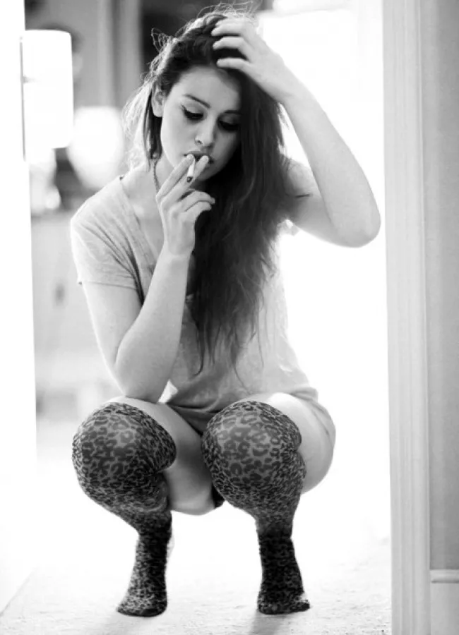 Ню #идеальные, сигарета