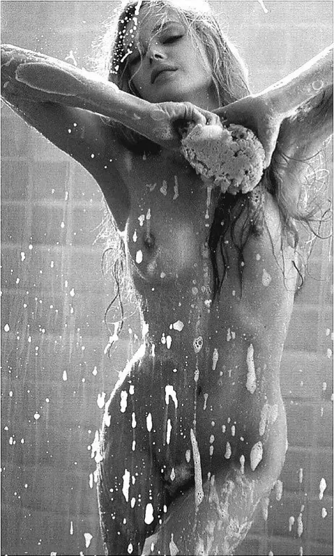 Ню #идеальные, мокрая