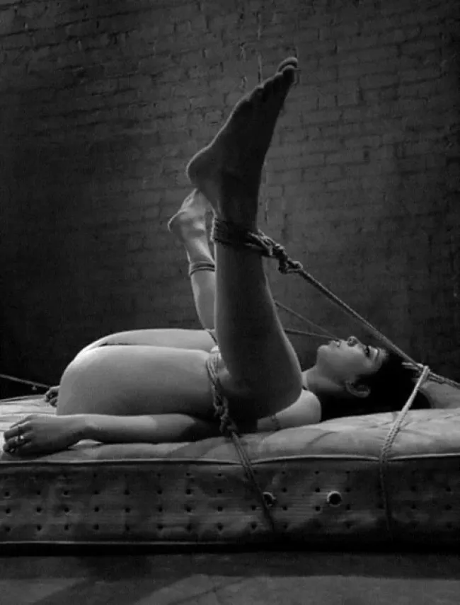 Ню #сабмиссив #бондаж#ЧерноБелое, Черно белое