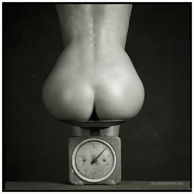 Photographer: Igor Amelkovich. Weighing 5. Camera: Hasselblad 503CW., 
