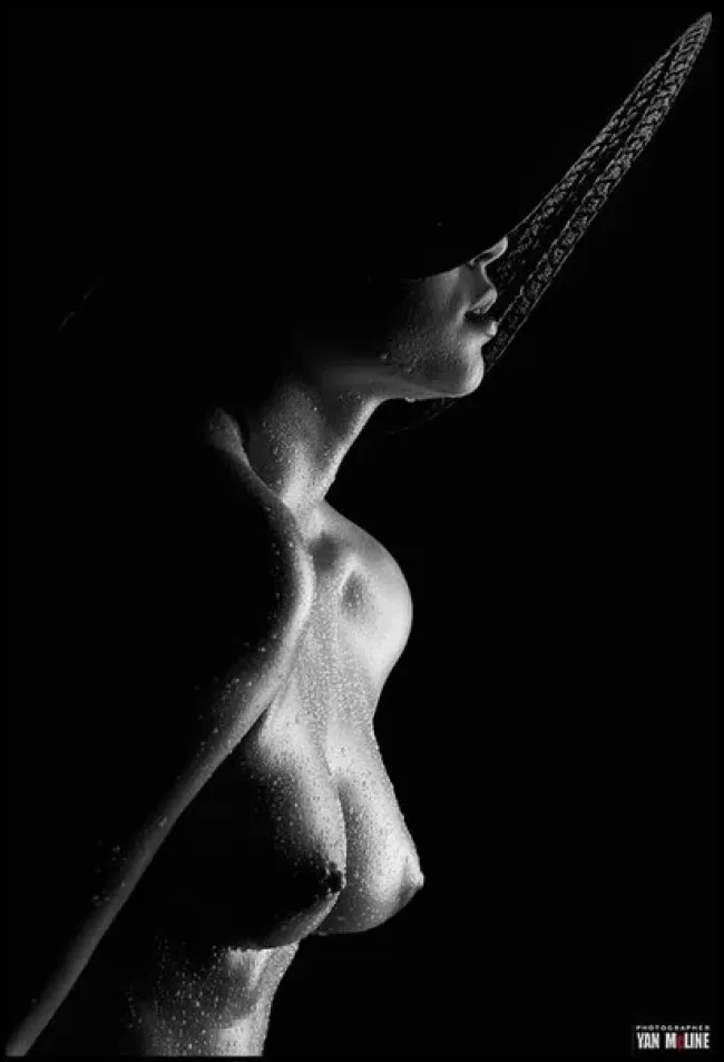 Photographer Yan McLine, Erotique