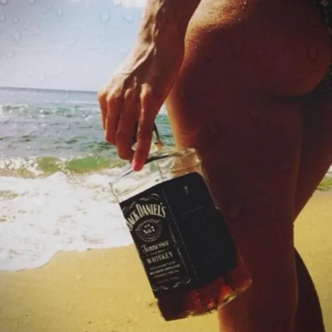 Сейчас бы на море, JackDaniels