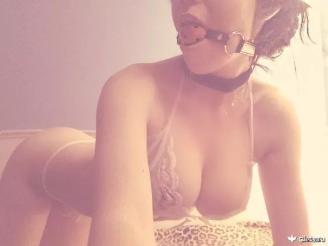 Внимая играю, сиськи Внимая играю, сиськи