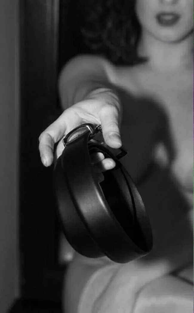 Время порки, Сабмиссив, порка