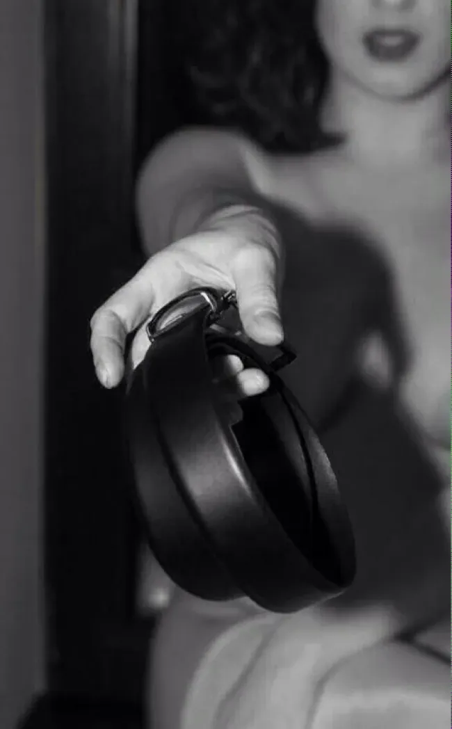 Время порки, Сабмиссив, порка