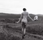 Ню #ЧерноБелое #попы #природа, попы, природа, ЧерноБелое