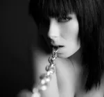 Ню #идеальные #брюнетки #секси #сиськи #ложбинка #ЧерноБелое, Черно белое, сиськи, Брюнетки, цепи